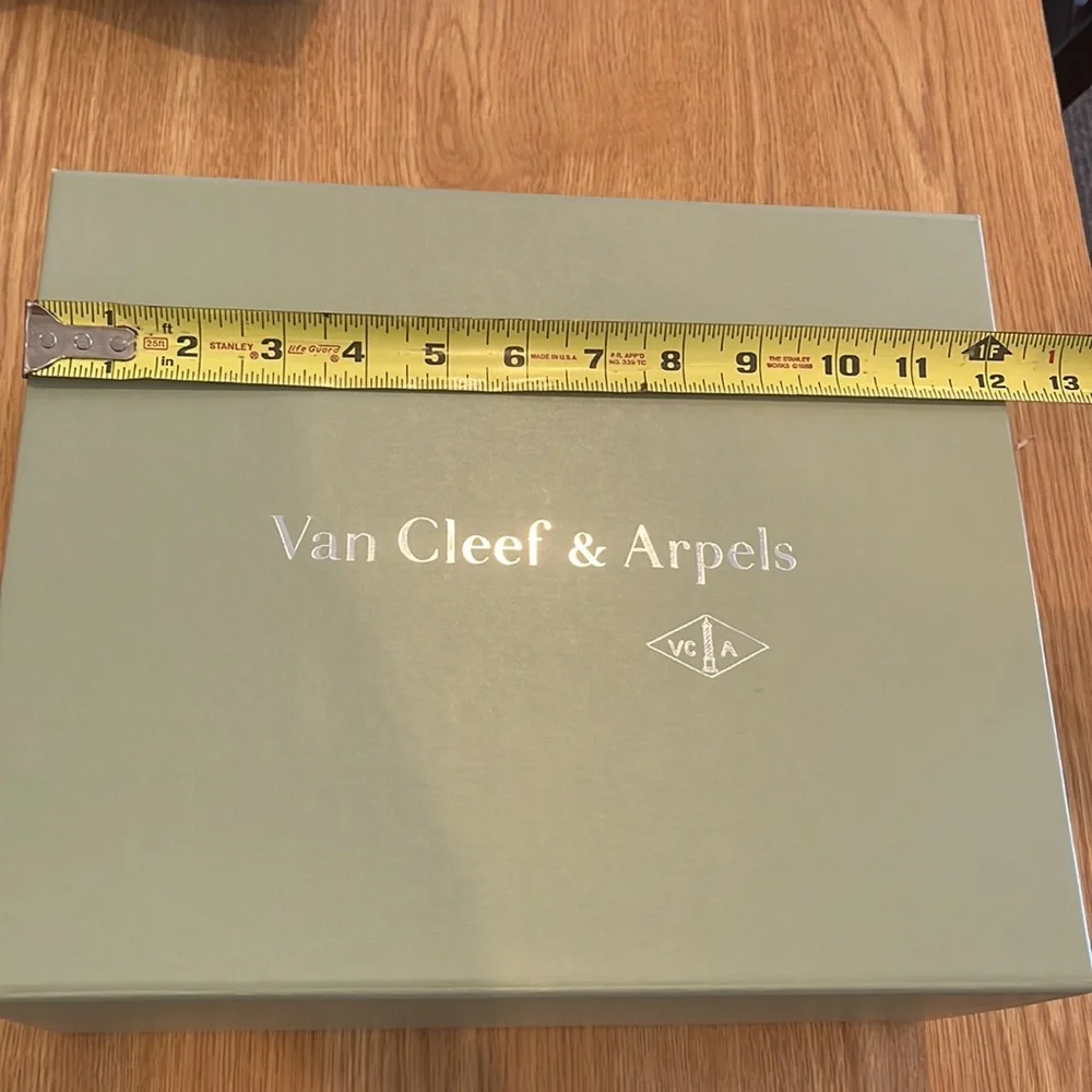 COPY - COPY - Van Cleff box